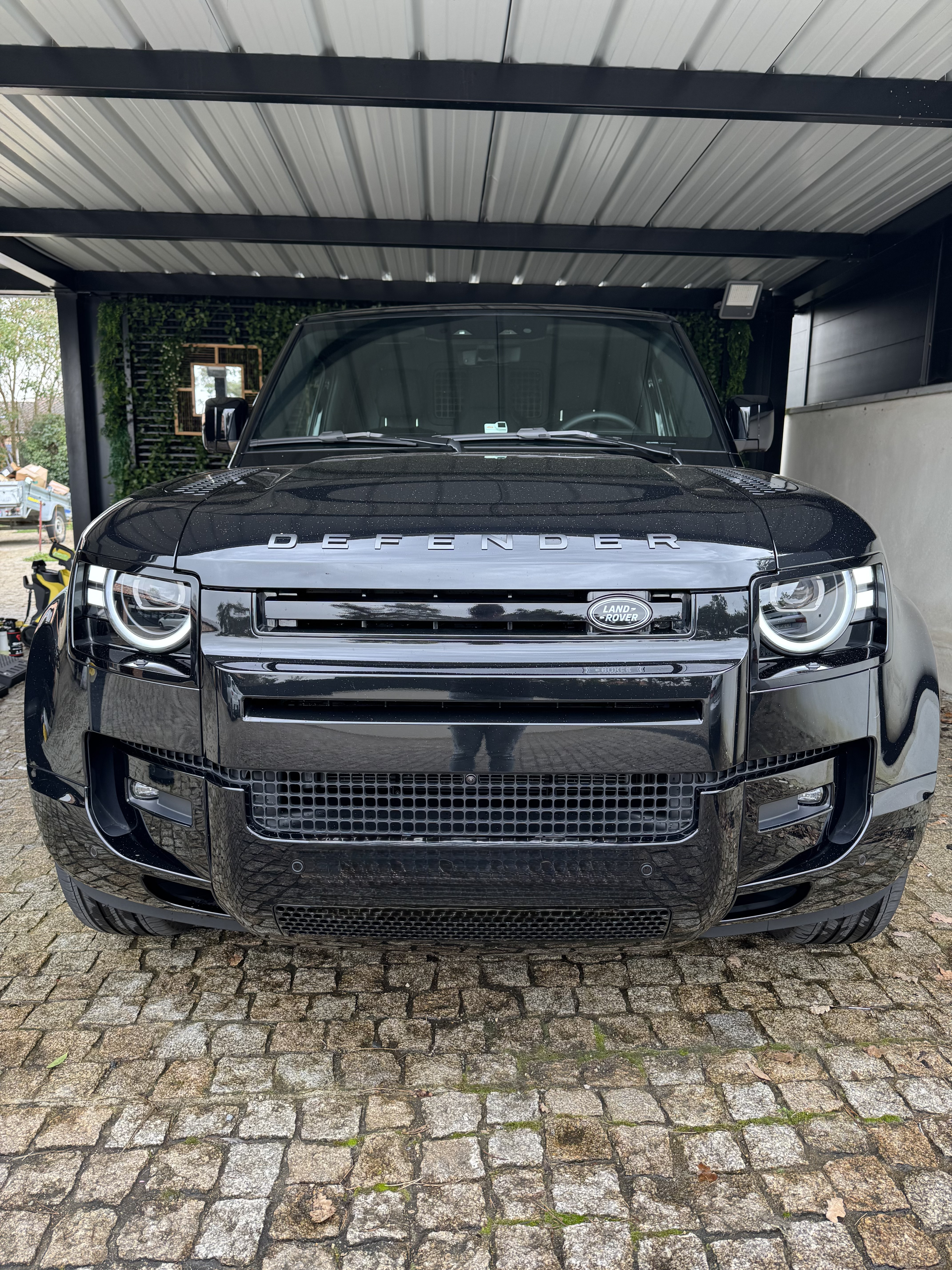 Avant defender